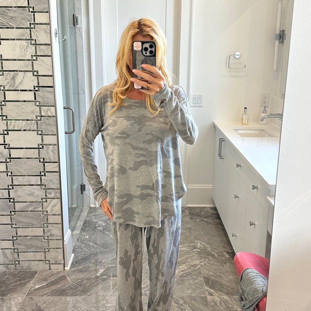 Grey camo lounge set